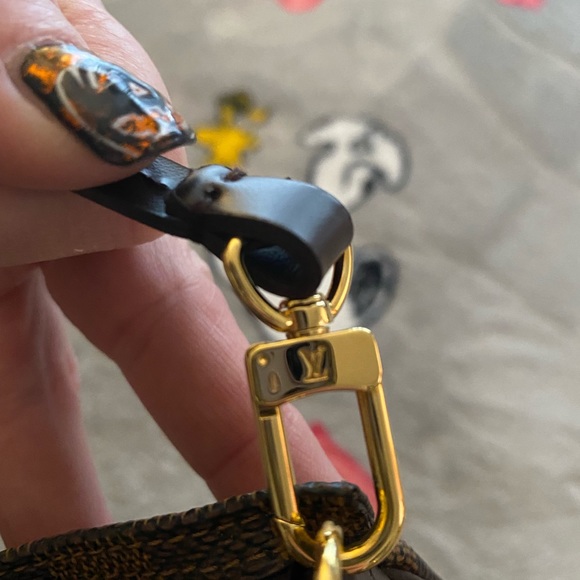 Authentic Louis Vuitton pochette - Picture 7 of 16